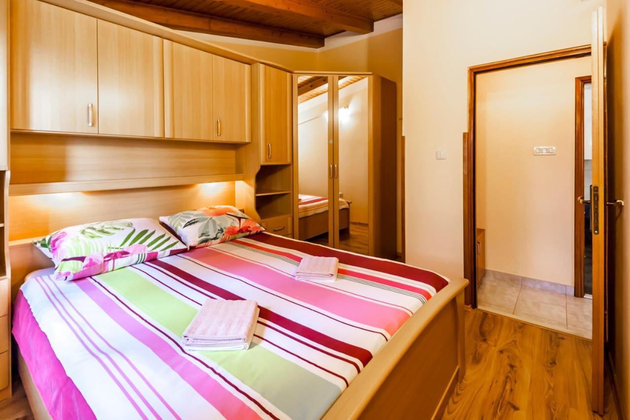 Holiday Home Lana 라빈 외부 사진