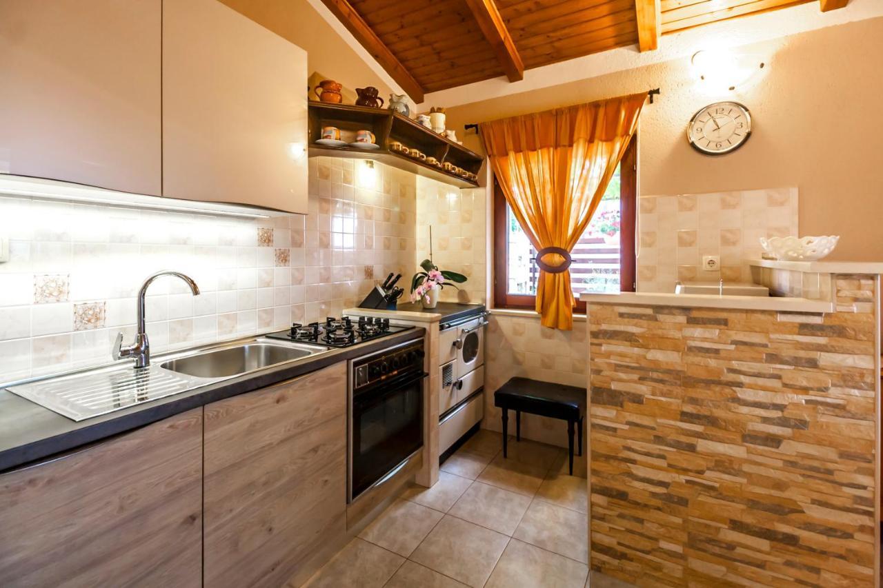 Holiday Home Lana 라빈 외부 사진